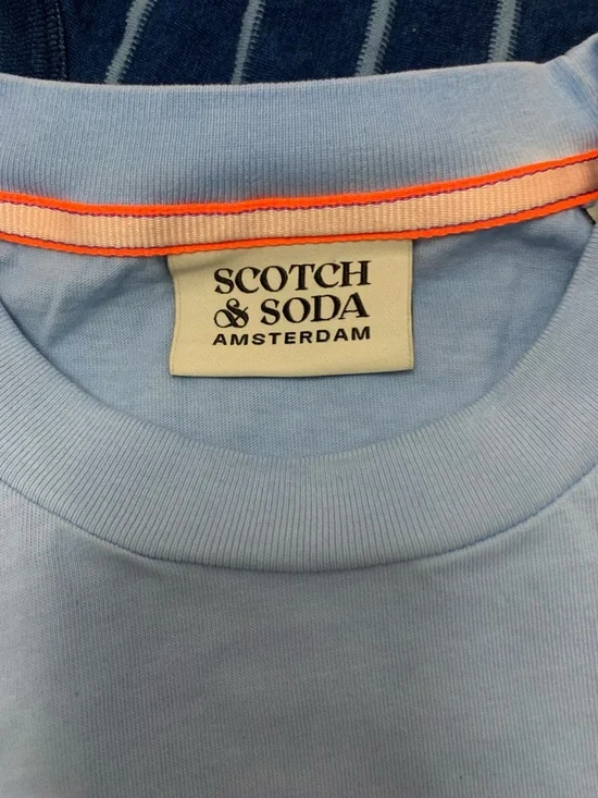 Scotch & Soda Pale Blue T‑Shirt with Neon Pink Trim XL - Picture 2 of 6